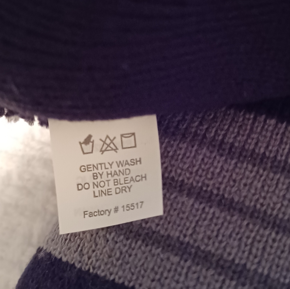 adidas Beanie NWT - Picture 3 of 3